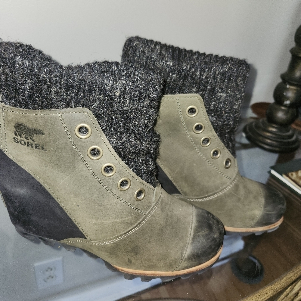 Sorel Women's Olive and Black Winter Sweater Boots
